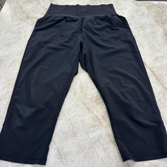 Pants - Lululemon Black Athletic Capri Pants size 12